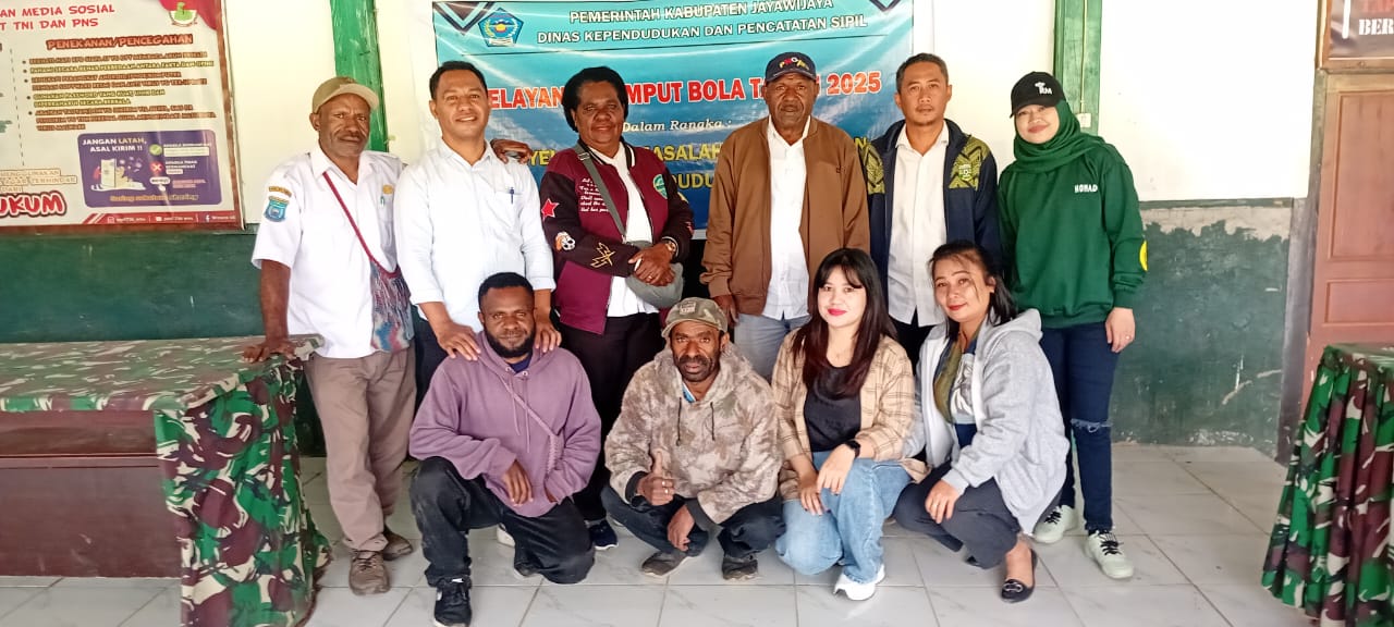 Pelaksanaan Pelayanan Jemput Bola Administrasi Kependudukan di Batalyon Infanteri 756/Wimane Sili - Berita Disdukcapil Jayawijaya